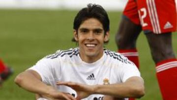 FELIZ. Kaká no puede ocultar su satisfacción por haber debutado con la camiseta blanca.
