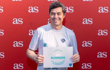 Los runners de AS con sus camisetas para la Zúrich Rock 'n' Roll Running Series Madrid. Jersey amarillo maratón,  gris media maratón y rojo 10 km.