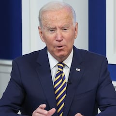 Administración Biden busca aumentar límite de admisión de refugiados a 125,000