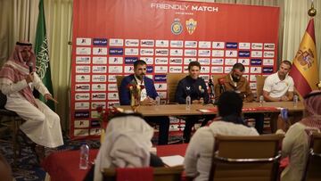 Rueda de prensa del Almería en Riad.