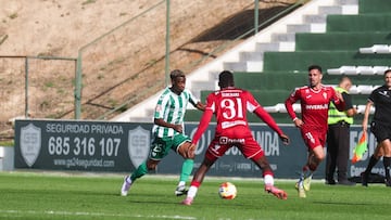 Partido de Primera RFEF entre el Antequera y el Murcia.