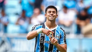 Confirmado: Alexander Aravena se va de Gremio y es oficializado en su nuevo club