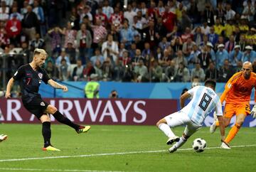 Ivan Rakitic slots home number 3