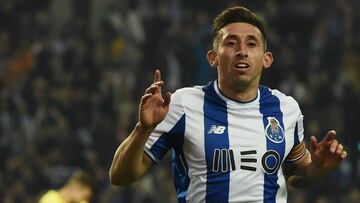 H&eacute;ctor Herrera celebra su gol con el Porto 