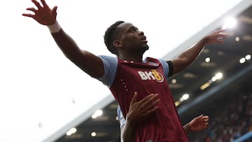 Jhon Jader Durán celebra un gol con el Aston Villa