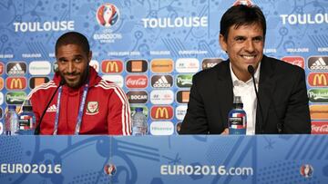 Wales&#039; coach Chris Coleman and defender Ashley Williams attending a press conference in Toulouse on the eve of their Euro 2016 football championship match against Russia.