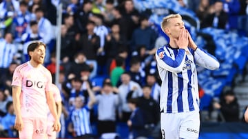 Oskarsson arrastra molestias con el sóleo.