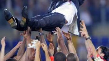 <b>MOTIVADOR Y ESTRATEGA.</b> Guardiola ha demostrado durante toda la temporada, además de sus conocimientos tácticos, ser un gran motivador.