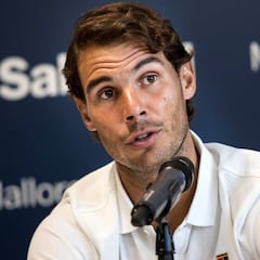 Nadal y Halep siguen líderes antes de la gira americana