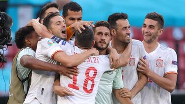 Soccer Football - Euro 2020 - Round of 16 - Croatia v Spain - Parken Stadium, Copenhagen, Denmark - June 28, 2021 Spain's Koke celebrates with teammates after the match Pool via REUTERS/Friedemann Vogel