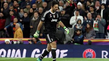 El portero de la Juventus Gianluigi Buffon tras ser expulsado por el &aacute;rbitro.