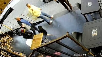 Su preparador físico evitó la pelea.
