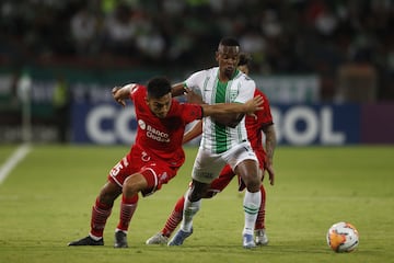 Nacional golea a Huracán y saca una buena ventaja para la vuelta