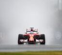 Ferrari se equivoca en la lluvia