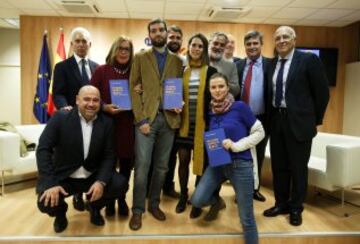 "Mi batalla contra la ELA" de Carlos Matallanas reuni車 a personalidades del deporte