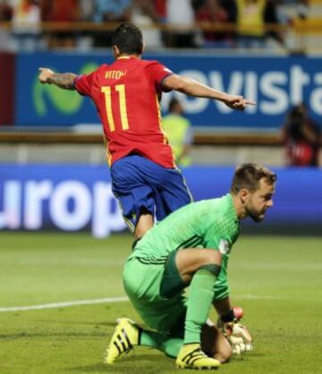 Vitolo celebra el 4-0.