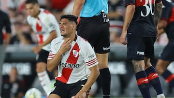 River Plate's forward #07 Maximiliano Salas gestures during the Argentine Professional Football League 2026 Apertura Tournament match between River Plate and Tigre at the Mas Monumental Stadium in Buenos Aires on February 7, 2026. (Photo by Alejandro PAGNI / AFP)