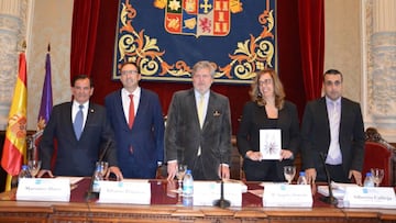 Un momento de la presentación del libro 'Mariano Haro, el Pionero', escrito por Alberto Calleja, corresponsal de AS en Palencia.
