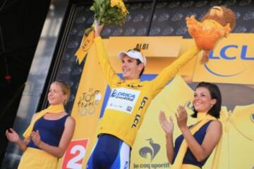 Daryl Impey sigue de amarillo.