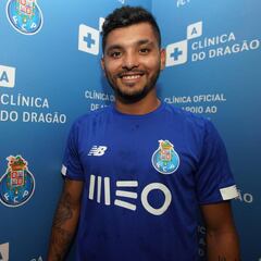 'Tecatito' Corona quiere repetir campeonato con el Porto