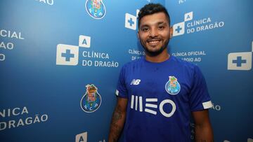 'Tecatito' Corona quiere repetir campeonato con el Porto