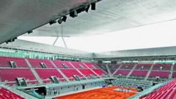 <b>PISTA CENTRAL. </b>La capacidad es de 13.500 espectadores y dispone de una cubierta retráctil.