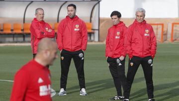 Marcelino, junto a su cuerpo técnico, en un entrenamiento.