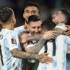 Messi sonríe y Argentina gana