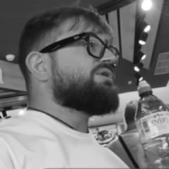 Un influencer gastronómico denuncia el precio del agua más caro de las gasolineras españolas: “Es una estafa”