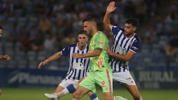 Dioni, en un lance del Recreativo - Málaga.