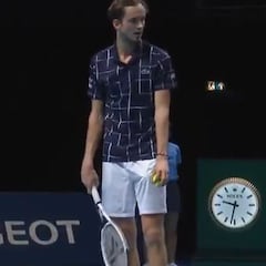 Para muchos sobraba, para otros es de genio: Medvedev, con set y break arriba...