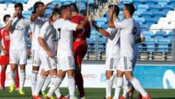 Los jugadores del Castilla celebran uno de los goles conseguidos ante el Fuenlabrada.