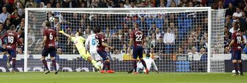 1-0. Paulo Oliveira marcó el primer gol del Real Madrid en propia puerta.