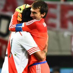 A la distancia, Barovero y Vangioni elogiaron a Gallardo