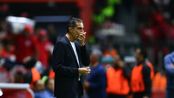 Renato Alves Paiva head coach of Toluca during the Quarter final second leg match between Toluca And America as part of the Liga BBVA MX, Torneo Apertura 2024 at Nemesio Diez Stadium on November 30, 2024 in Toluca, Estado de Mexico, Mexico.