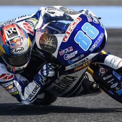 Kornfeil supera por una décima a Canet en Moto3