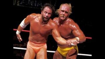 WrestleMania 5 también tuvo como protagonista a Randy Savag quien fue derrotado por Hulk Hogan