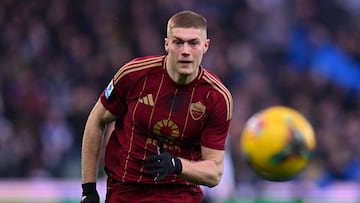 UDINE, ITALY - JANUARY 26: Artem Dovbyk of AS Roma during the Serie A match between Udinese and AS Roma at Stadio Friuli on January 26, 2025 in Udine, Italy. (Photo by Alessandro Sabattini/Getty Images)
