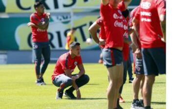 La Roja recibió la visita de los niños de la Teletón