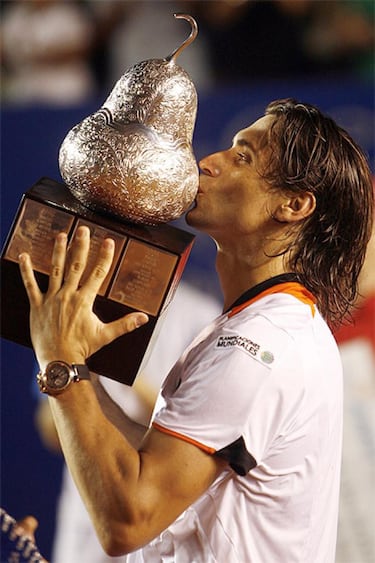 Ferrer supera a un tocado Ferrero, baja para la Davis