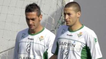 <b>BETIS </b>Damià y Arzu durante un entrenamiento.