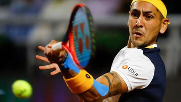 Tenis, Alejandro Tabilo vs Miomir Kecmanovic
El tenista Alejandro Tabilo de Chile regresa la bola de Miomir Kecmanovic de serbia por el ATP 250 de Santiago 2022 en el Club San Carlos de Apoquindo en Santiago, Chile.
25/02/2022
Felipe Zanca/Photosport
Tennis, Alejandro Tabilo vs Miomir Kecmanovic
The tennis player Alejandro Tabilo of Chile return the ball of Miomir Kecmanovic de serbia in the match for the ATP 250 Santiago 2022 at the Club San Carlos de Apoquindo in Santiago, Chile.
25/02/2022
Felipe Zanca/Photosport