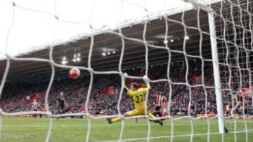 Así le marcó Mane el gol a Mignolet.