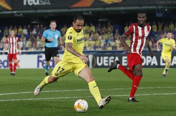 5-3. Paco Alc¨¢cer marc¨® el quinto gol.