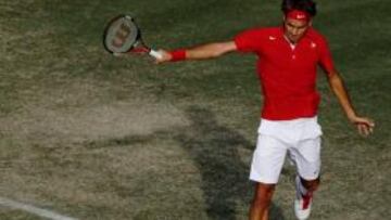 FEDERER AL RESCATE. Como siempre el suizo acude a la llamada de los suyos para mantener al equipo entre los mejores del mundo.