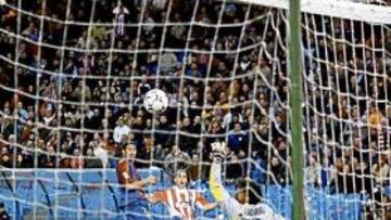 <b>GOL AL BARÇA. </b>Luis García ya sabe lo que es marcarle a los azulgrana. Lo hizo en el 3-0 que le endosó el Atlético al Barça en la 2002-03