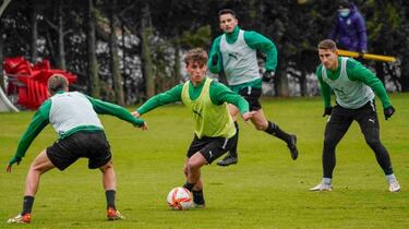 Satrústegui vuelve a trabajar en el lateral izquierdo