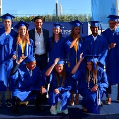 El maestro Rafa Nadal gradúa a sus alumnos de academia