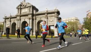 La Puerta de Alcalá fue uno de los escenarios por donde discurrió el Maratón de Madrid.