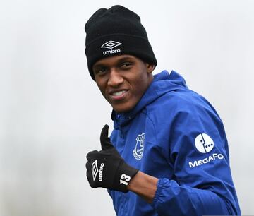 El defensor ha tenido una buena temporada con Everton, pese a que los resultados no han salido bien en la Premier League. El colombiano es uno de los más regulares en el equipo. 